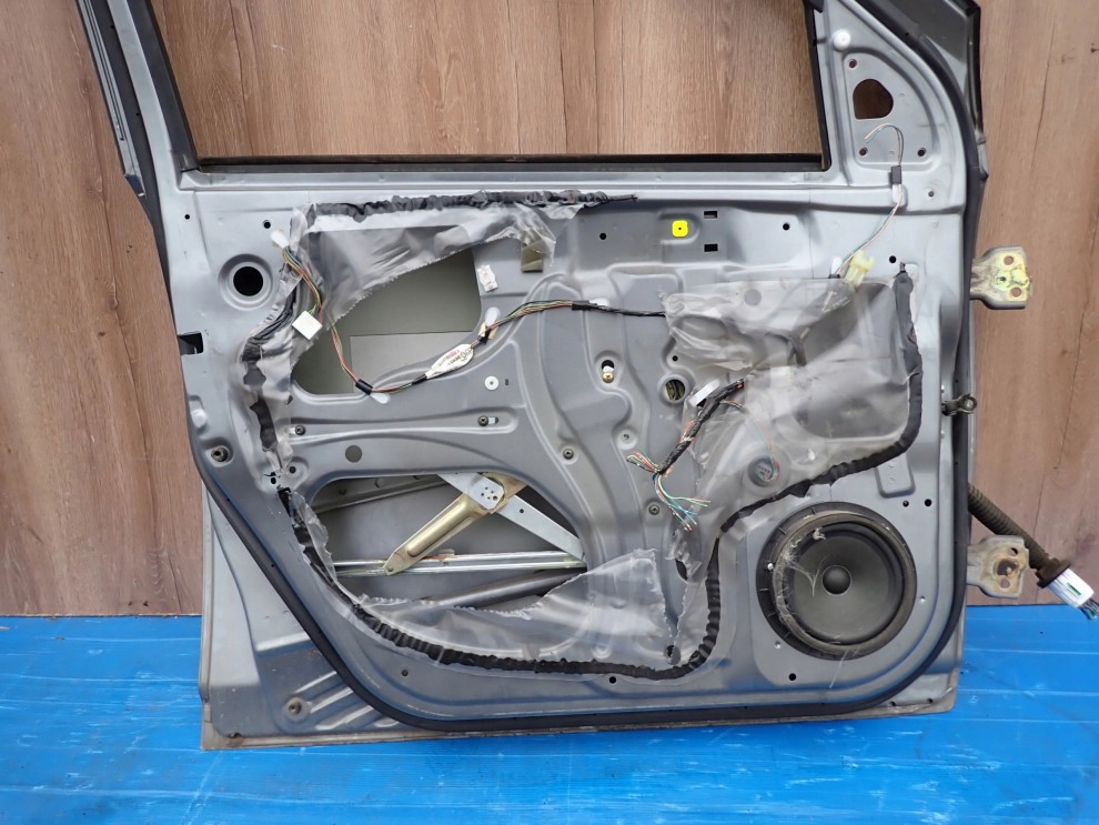 SUZUKI SWIFT 5d MK6 04-09 DRZWI PRZEDNIE LEWE ZCD 11/11