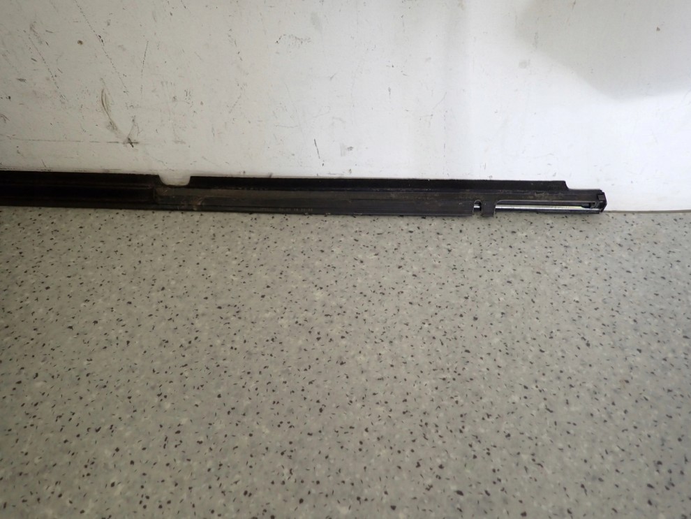 TOYOTA AVENSIS T25 03- LISTWA DRZWI ZGARNIAJĄCA TYŁ PRAWA CHROM PARAPET 8/8