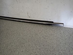 TOYOTA AVENSIS T25 03- LISTWA DRZWI ZGARNIAJĄCA TYŁ PRAWA CHROM PARAPET 4/8 MINIATURA