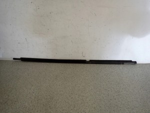 TOYOTA AVENSIS T25 03- LISTWA DRZWI ZGARNIAJĄCA TYŁ PRAWA CHROM PARAPET 6/8 MINIATURA