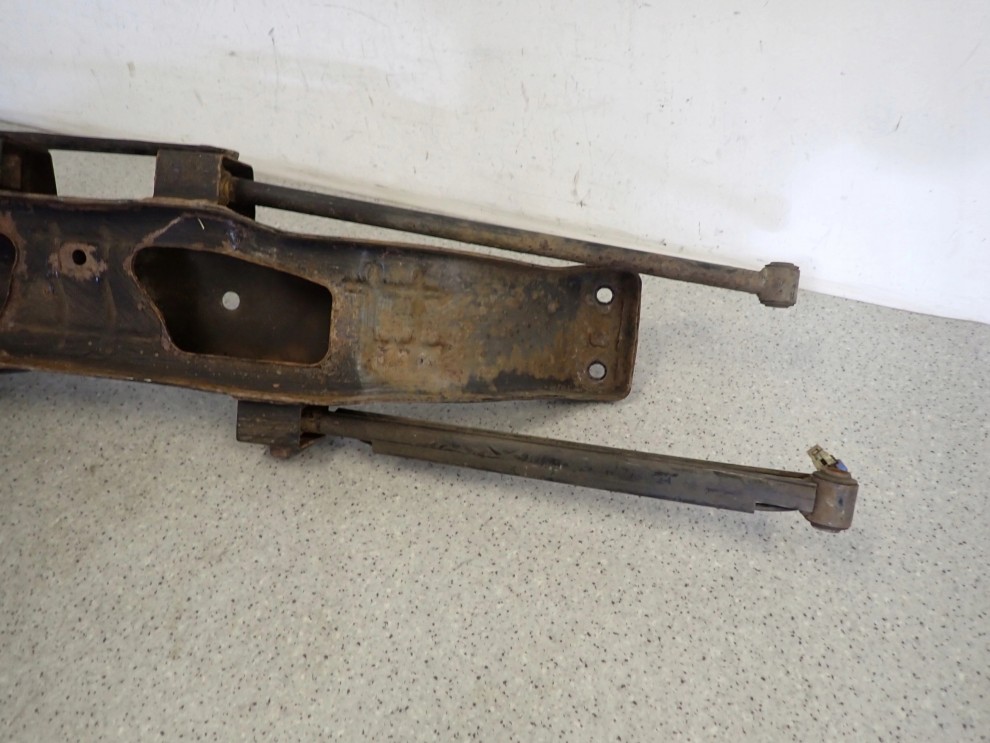 LACETTI NUBIRA KOMBI 03- BELKA ZAWIESZENIA TYLNEGO 8/9