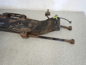 LACETTI NUBIRA KOMBI 03- BELKA ZAWIESZENIA TYLNEGO 4/9 MINIATURA