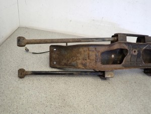 LACETTI NUBIRA KOMBI 03- BELKA ZAWIESZENIA TYLNEGO 9/9 MINIATURA