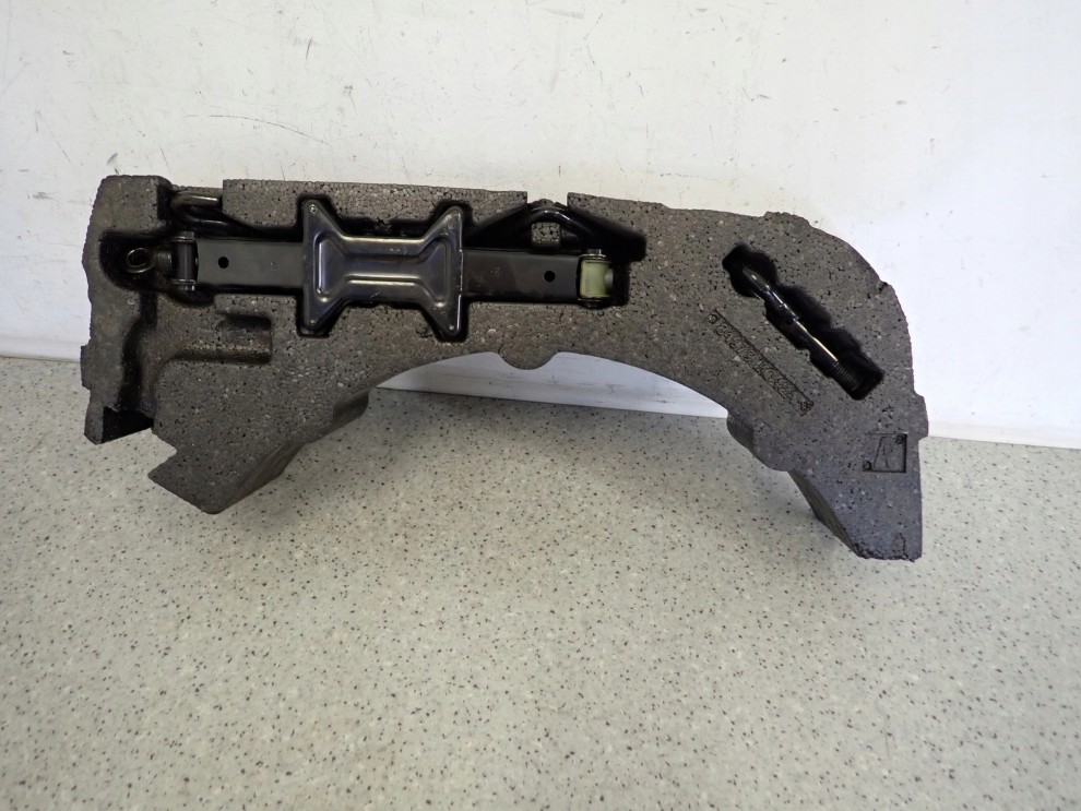 NISSAN MICRA K12 03- PODNOŚNIK SAMOCHODOWY LEWAREK HAK STYROPIAN 4/5