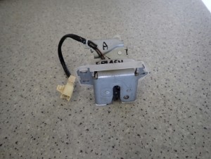 SUZUKI SPLASH 08-14 ZAMEK KLAPY BAGAŻNIKA 2/8 MINIATURA