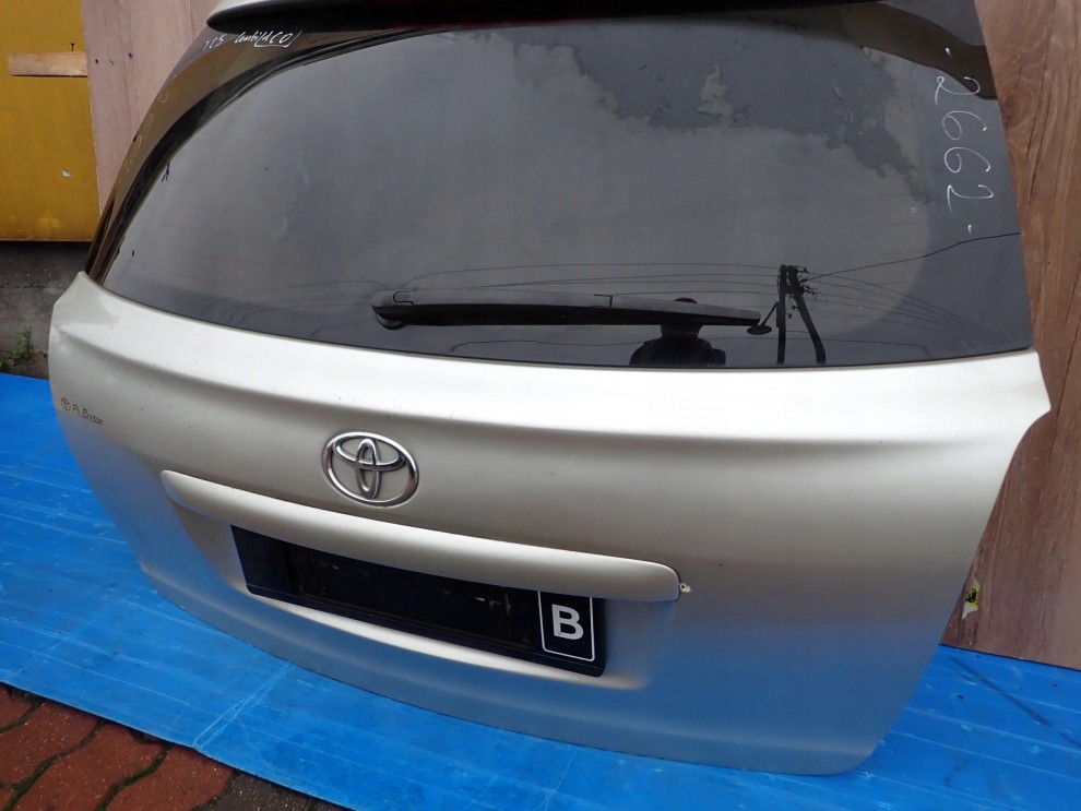 TOYOTA AVENSIS T25 KOMBI 03- KLAPA TYLNA SZYBA 1C0 4/15