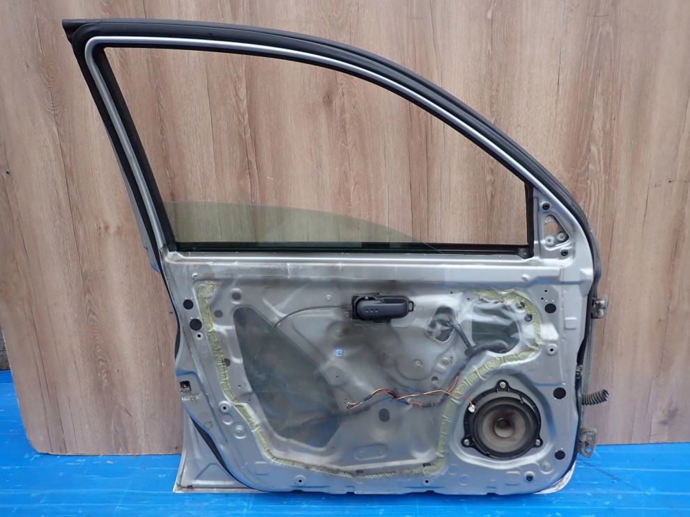 NISSAN MICRA K12 03-10 5d DRZWI PRZEDNIE LEWE KY0 9/10