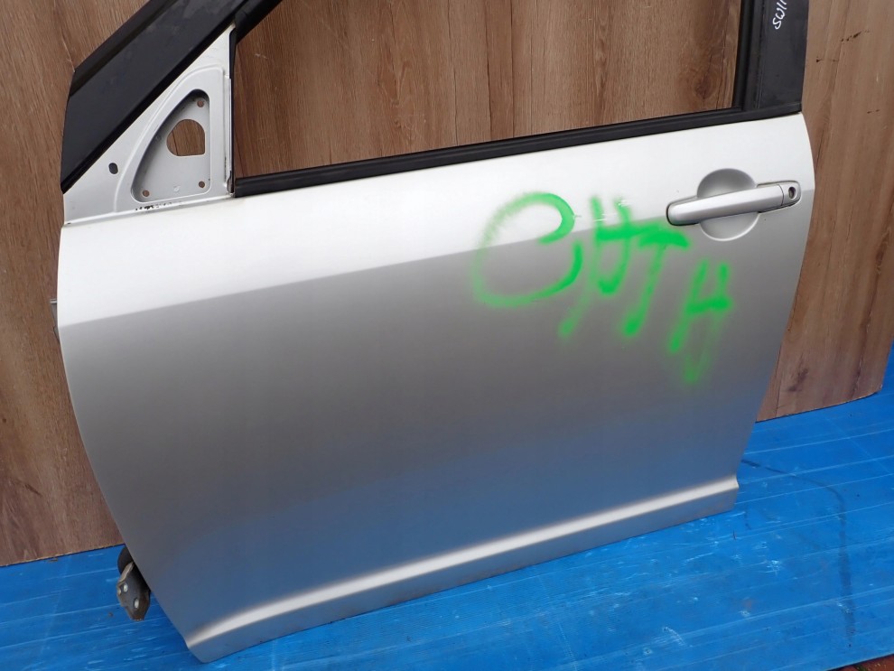 SUZUKI SWIFT 5d MK6 04-09 DRZWI PRZEDNIE LEWE ZCC 4/7