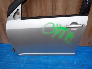 SUZUKI SWIFT 5d MK6 04-09 DRZWI PRZEDNIE LEWE ZCC 2/7 MINIATURA