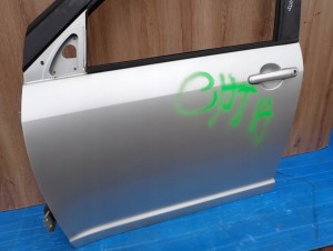 SUZUKI SWIFT 5d MK6 04-09 DRZWI PRZEDNIE LEWE ZCC 4/7 MINIATURA