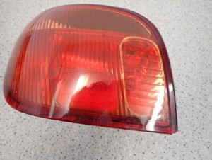 TOYOTA YARIS 03-05 FRANCUSKA LAMPA TYLNA LEWA TYŁ 2/8 MINIATURA