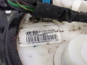 HYUNDAI IX20 1.4i 09- POMPA PALIWA PŁYWAK 31110-1P000 5/6 MINIATURA