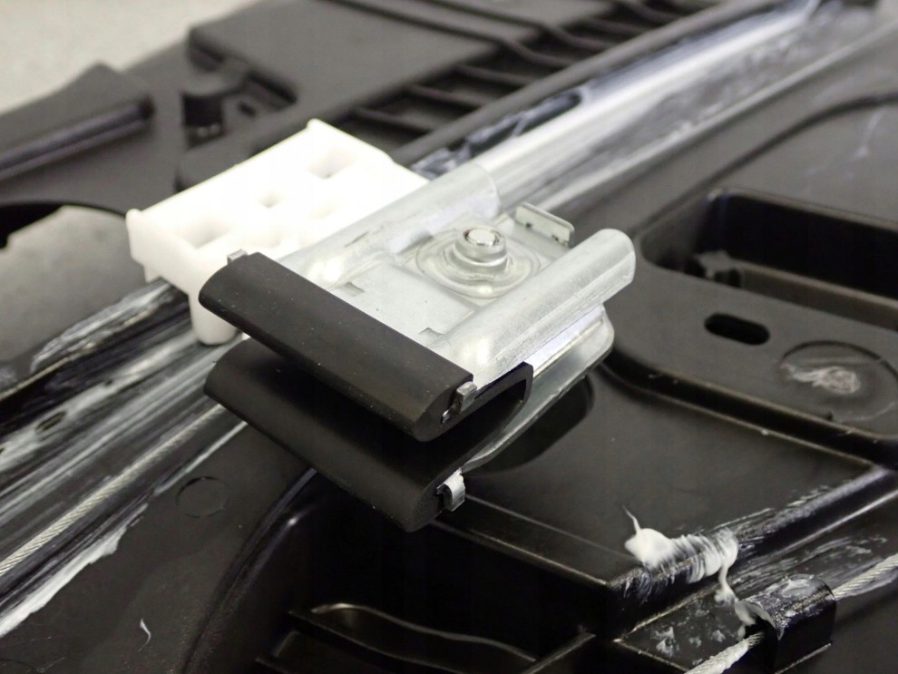 HYUNDAI I30 II 12-16 PODNOŚNIK PANEL SZYBY PRZEDNI LEWY 82471-A6000 2/6