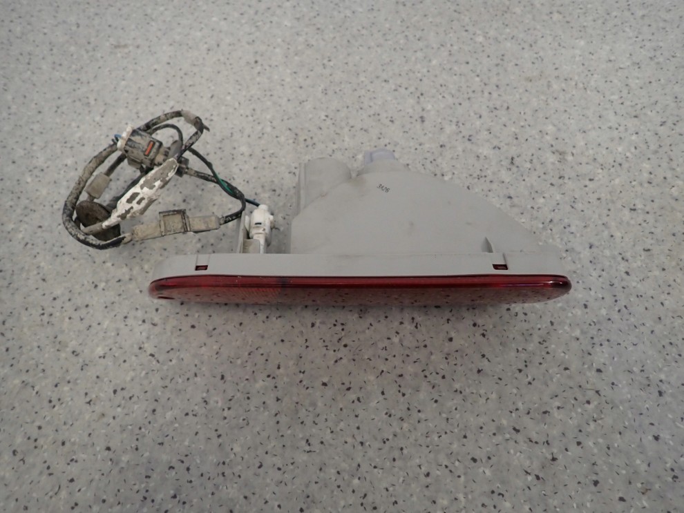 SUZUKI IGNIS 00-03 LAMPA PRZECIWMGIELNA TYLNA LEWA 3/6