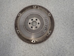 TOYOTA YARIS 1.0 BENZ 99-05 KOŁO ZAMACHOWE 1/4 MINIATURA