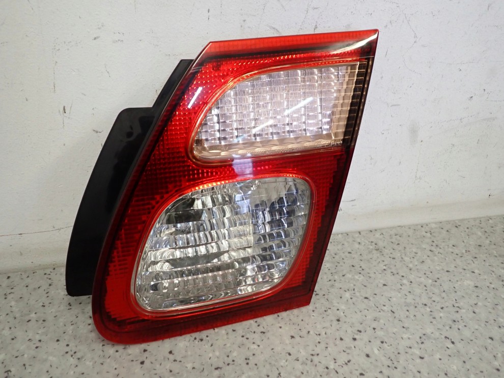 NISSAN ALMERA N16 SEDAN 4D 00-06 LAMPA TYLNA PRAWA WEWNĘTRZNA 2/4