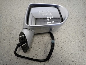 HONDA JAZZ 05-07 LUSTERKO PRAWE ELEKTRYCZNE 7 PIN NH623M