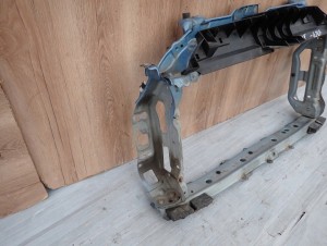 TOYOTA YARIS II 06-09 PAS PRZEDNI WZMOCNIENIE 8T1 3/8 MINIATURA