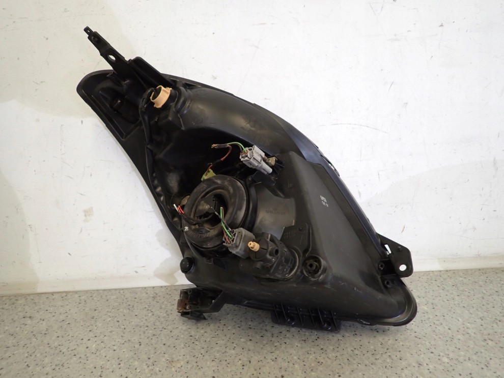 SUZUKI SWIFT 05-09 REFLEKTOR PRZEDNI LEWY LAMPA PRZEDNIA 6/8