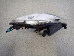 SUZUKI SWIFT 05-09 REFLEKTOR PRZEDNI LEWY LAMPA PRZEDNIA 5/8 MINIATURA