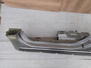 CHEVROLET ORLANDO 10- PRÓG LEWY GYM 5/11 MINIATURA