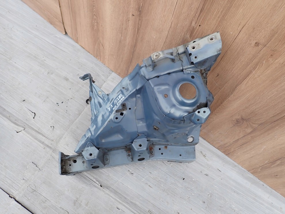 TOYOTA YARIS II 06-11 PODŁUŻNICA PRAWA 8T1 3/5