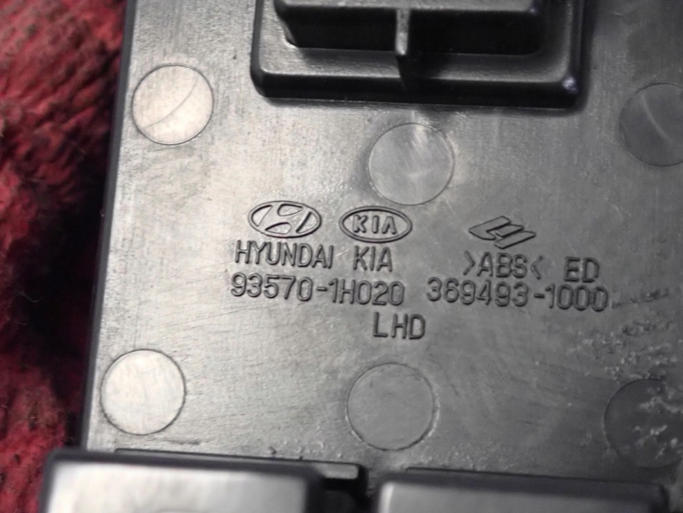 KIA CEED HB 06-12 PANEL STREROWANIA SZYBAMI PRZEDNI LEWY 2 SZYBY 4/7