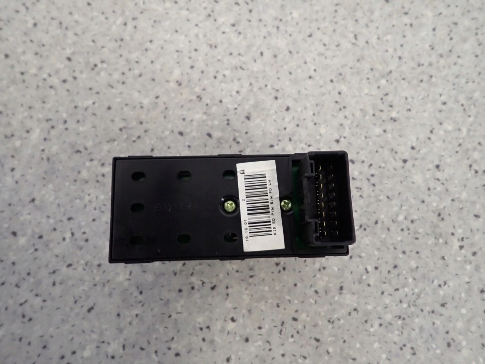 KIA CEED HB 06-12 PANEL STREROWANIA SZYBAMI PRZEDNI LEWY 2 SZYBY 5/7