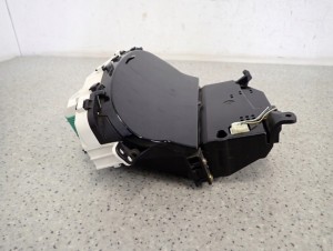 TOYOTA YARIS I 99-02 1.0 BENZYNA ZEGARY LICZNIK 6/10 MINIATURA