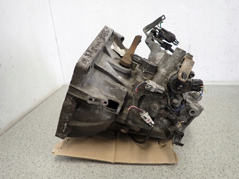 TOYOTA YARIS II 1.3 BENZYNA 06- SKRZYNIA BIEGÓW AUTOMATYCZNA 5/8