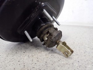 TOYOTA YARIS I 99-05 SERWO HAMULCOWE POMPA 3/6 MINIATURA