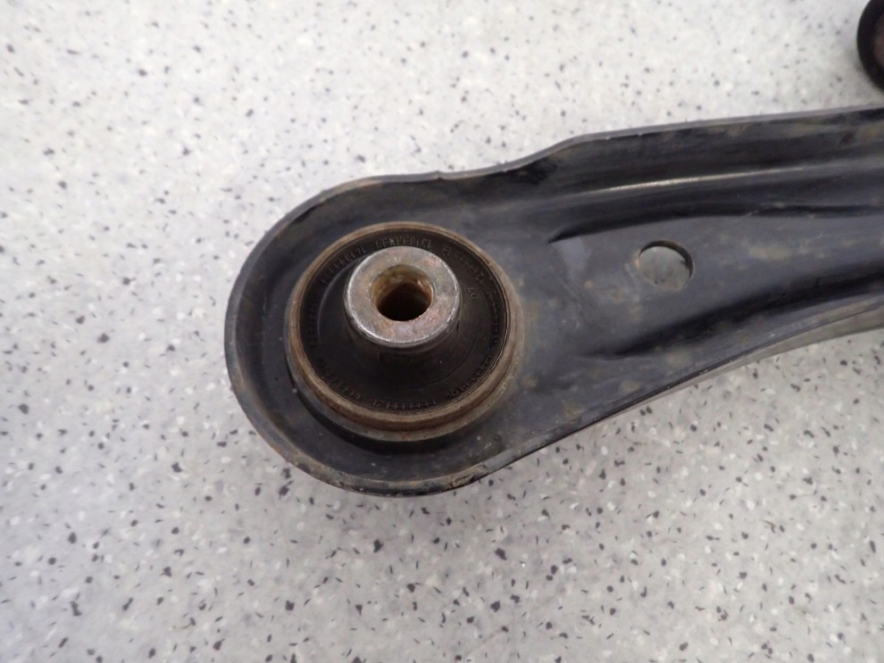 SUZUKI SWIFT IV MK7 10- WAHACZ PRZEDNI LEWY 4/5