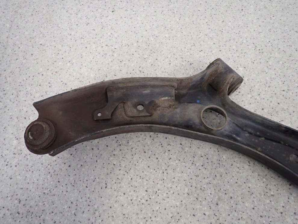 SUZUKI SWIFT IV MK7 10- WAHACZ PRZEDNI PRAWY 5/6