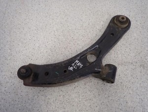 SUZUKI SWIFT IV MK7 10- WAHACZ PRZEDNI PRAWY