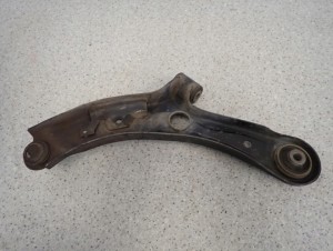 SUZUKI SWIFT IV MK7 10- WAHACZ PRZEDNI PRAWY 4/6 MINIATURA