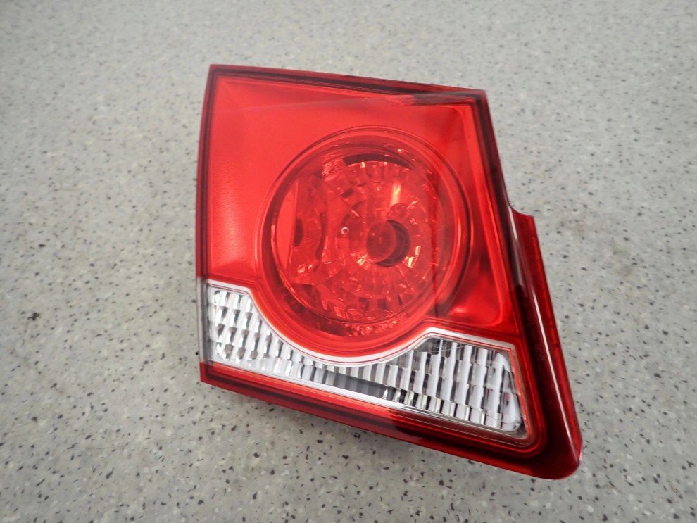 CHEVROLET CRUZE 08-12 LAMPA TYLNA LEWA WEWNĘTRZNA EUROPA 2/5