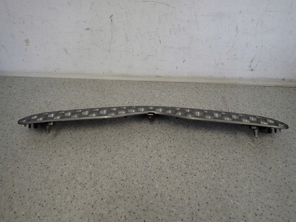 TOYOTA YARIS FR VNK 03- ATRAPA PRZEDNIA GRILL 4/7