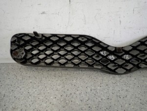 TOYOTA YARIS FR VNK 03- ATRAPA PRZEDNIA GRILL 6/7 MINIATURA