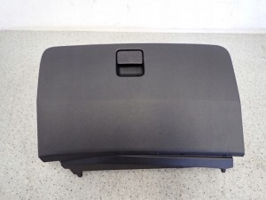 NISSAN MICRA K12 03-10 SCHOWEK PASAŻERA 1/6 MINIATURA