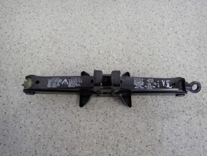 TOYOTA LEWAREK PODNOŚNIK SAMOCHODOWY 1/4 MINIATURA