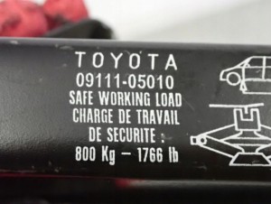 TOYOTA LEWAREK PODNOŚNIK SAMOCHODOWY 3/4 MINIATURA