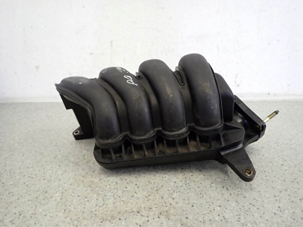 TOYOTA AVENSIS T25 COROLLA VERSO 1.8i VVTI 04- KOLEKTOR SSĄCY 2/7