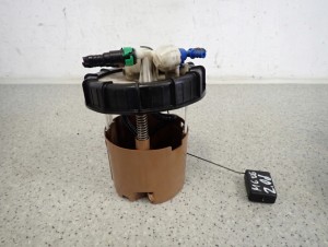 MAZDA 6 GG 05-07 2.0 DIESEL RF7J CZUJNIK POZIOMU PALIWA 1/6 MINIATURA