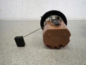 MAZDA 6 GG 05-07 2.0 DIESEL RF7J CZUJNIK POZIOMU PALIWA 6/6 MINIATURA