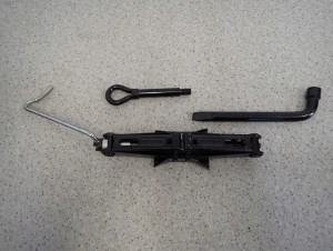 NISSAN NOTE E11 06- PODNOŚNIK KLUCZ UCHO HOLOWNICZE ZESTAW KOŁA STEROPIAN 4/5 MINIATURA