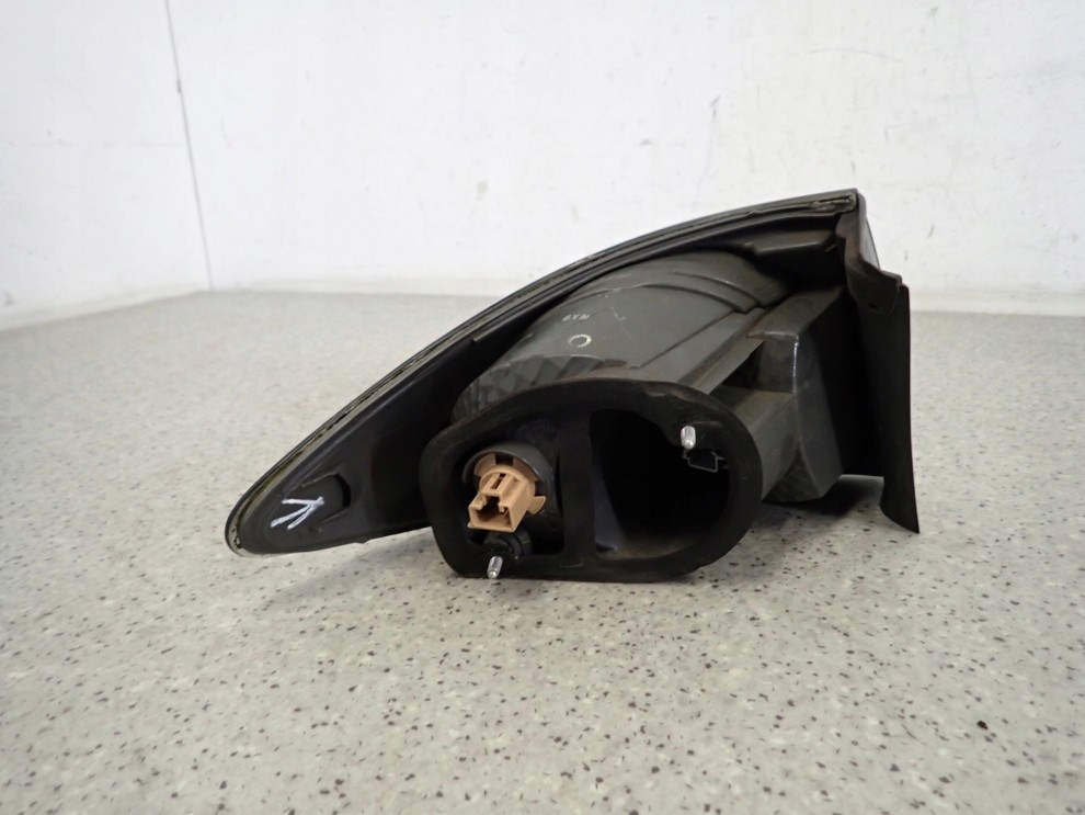 MAZDA 6 KOMBI 06-08 LAMPA TYLNA PRAWA ZEWNĘTRZNA 6/8