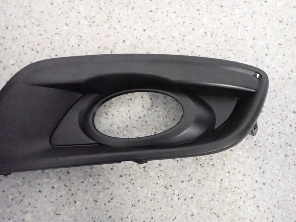 MAZDA3 MAZDA 3 BK HB 06-08 KRATKA HALOGENU LEWA W ZDERZAK RAMKA 3/5