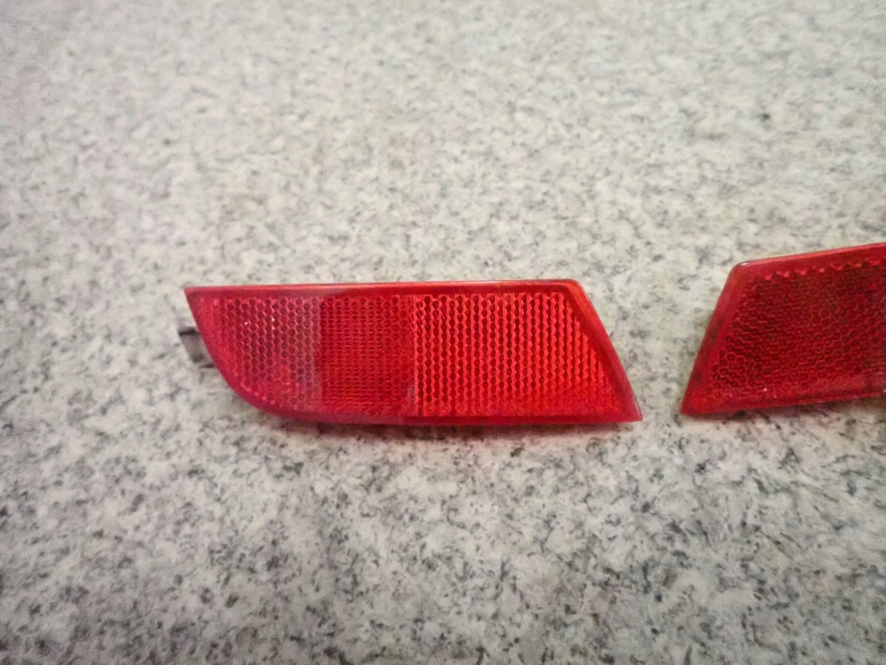 NISSAN NOTE E11 06-12 ODBLASK ZDERZAKA TYLNY 2/5