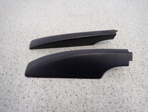 FIAT SEDICI SUZUKI SX4 06- ZAŚLEPKA RELINGU TYLNA LEWA LUB PRAWA 3/4 MINIATURA