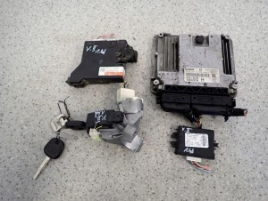 TOYOTA YARIS II 06-09 1.4 D4D ZESTAW STARTOWY KOMPUTER STACYJKA 1/6 MINIATURA